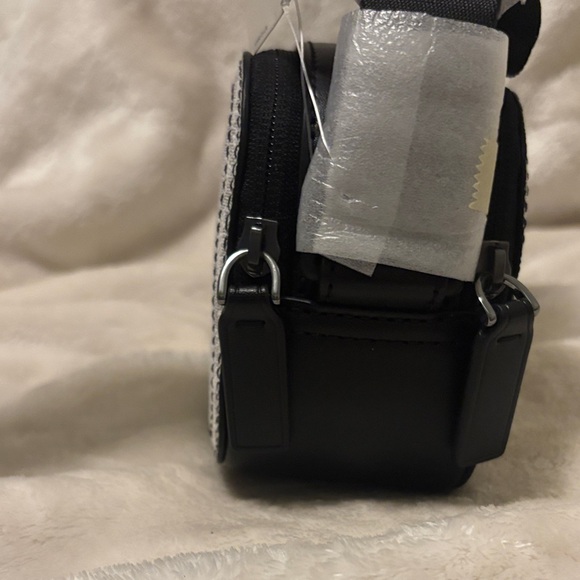 NWT Michael Kors White and Black Signature MK Camera Bag - Picture 8 of 12
